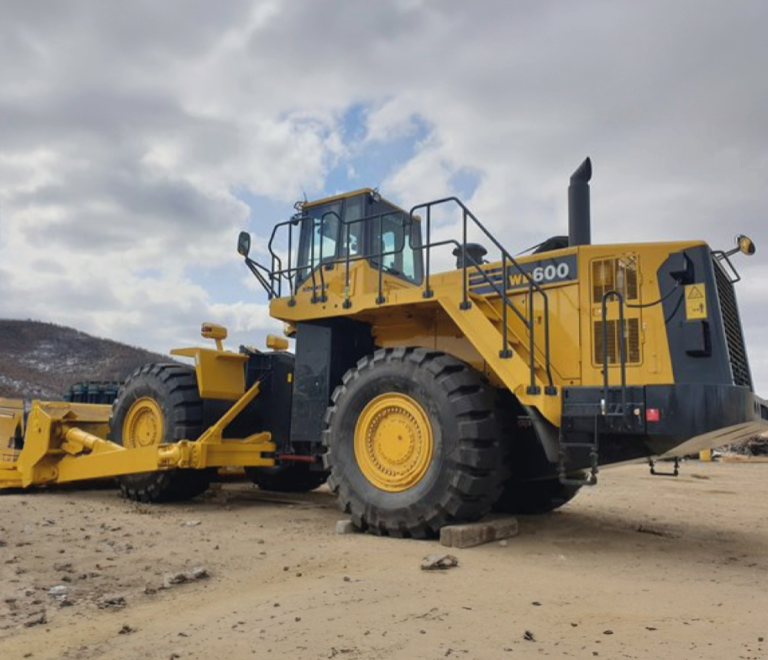 Komatsu WD600-1