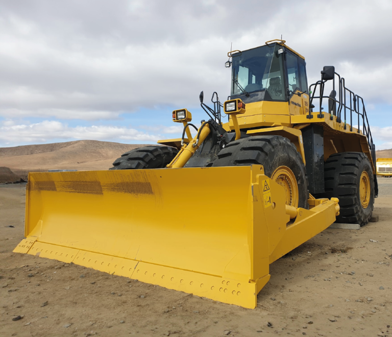 Komatsu WD600-3